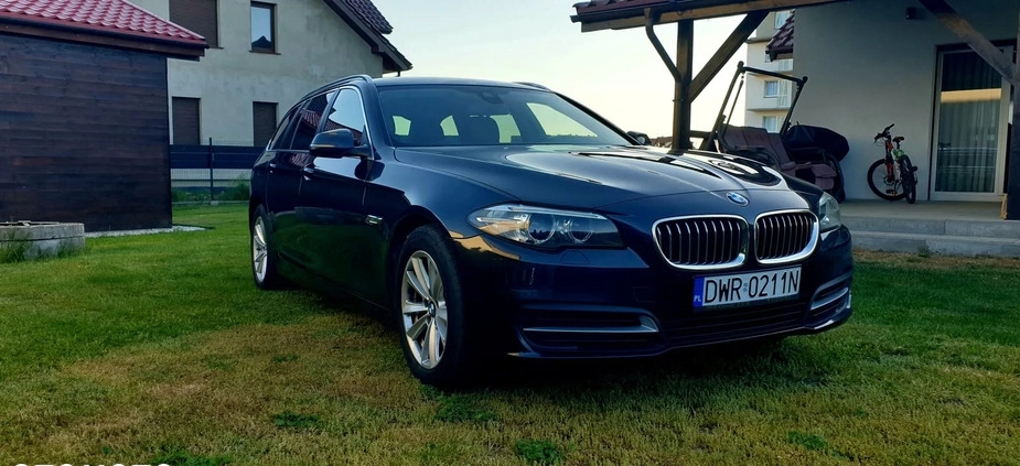 BMW Seria 5 cena 74900 przebieg: 221000, rok produkcji 2016 z Oława małe 352